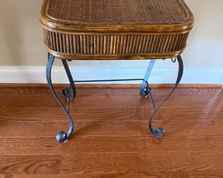 Small rattan table - metal legs
