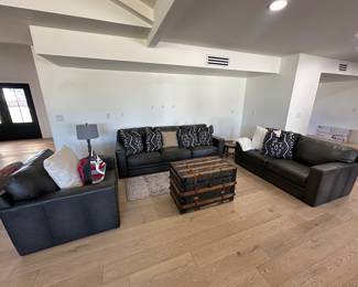 Modern Black Leather Living Room Set – Clean Lines, Excellent Condition