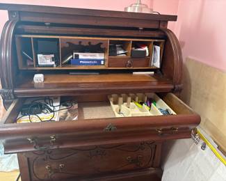 Late 19th/Early 20th century Antique Roll Top Desk