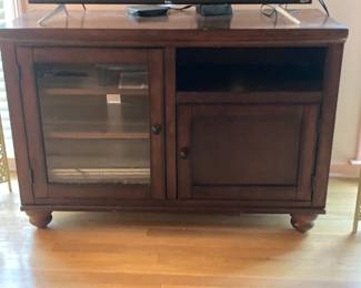 Wooden TV Cabinet 