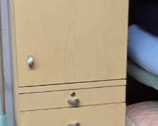 1 Cabinet
