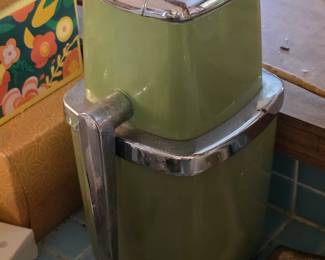 Vintage heavy duty hand cranked ice shredder
