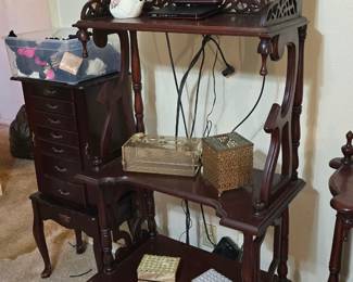 1950s Chippendale-style etagere