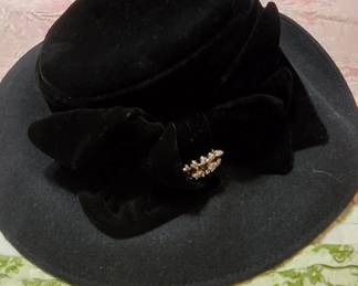 Miss Bierner  Michael Howard 100 wool hat