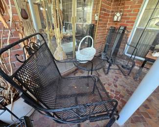 Vintage patio furniture...2 chairs and a round table