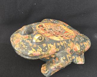Large vintage Satsuma Frog... very ornate!  