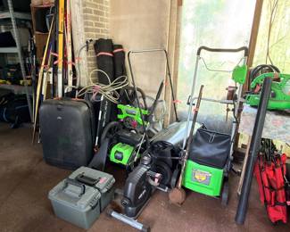 Greenworks battery operated stuff and other yard implements. Check out the telemarking/cross country skis to the left in this photo… Surely someone can come up with something interesting to repurpose these with.
