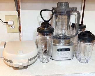 174 NinjaTWISTiHighSpeedBlenderDUOBellaWaffleMaker