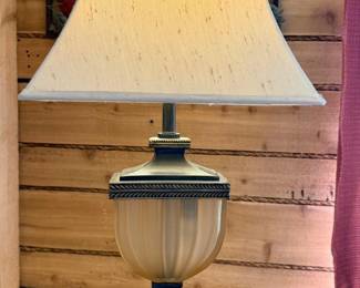 14 OilRubbedBronzeGlassUrnLamp