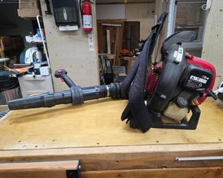 139 TroyBilt4Cycle32hpBackpackGasBlower