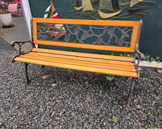 149 CastMetalWood48ParkBench