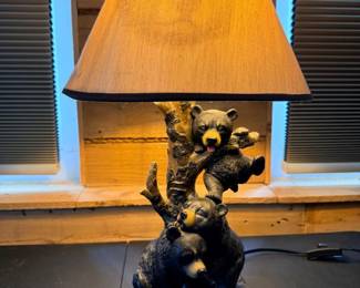 31 EbrosClimbingBlackBearCubTableLamp