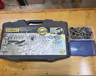 119 NearlyCompleteStanley201PieceMechanicsToolSet
