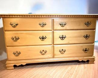 217 ColonialStyle6DrawerMapleLowboyDresser