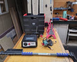 221 BatteryChargerTenderJackStandsWheeledBasketIceScraper