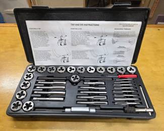 122 PerformanceTool40PieceTapDieSetNewInBox
