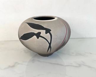 Lot 1085  Kerry Gonzales Signed Raku NC Pottery