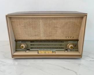Lot 1230  Vintage German Saba 9011K Radio