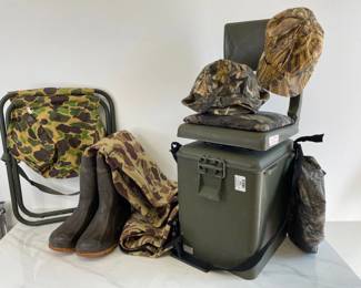 Lot 730  Cabellas Camp Hip Waders Mens size 10 R Outdoor Sport Seat Cooler Folding Camo Camp Stool Camo Caps