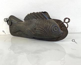 Lot 1220  Antique Tin Fish Mold