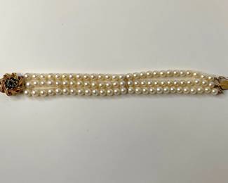Lot 832  Vintage 14K Gold Clasped Pearl Bracelet