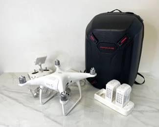 Lot 996  DJI Phantom 4 Camera Drone wBackpack Case