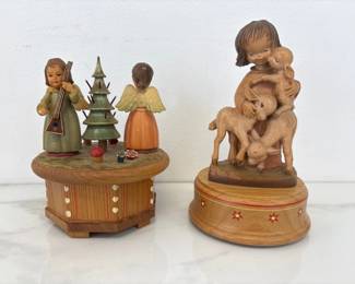 Lot 1130  Vintage Swiss Thorens ANRI Hand carved Music Boxes