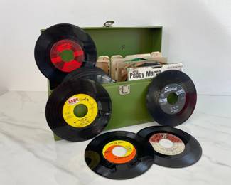 Lot 796  Vintage 45 Vinyl Records File Box  Beatles Doors Beach Boys More