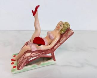 Lot 936  Vintage 1940s Pinup Girl Naughty Nodder