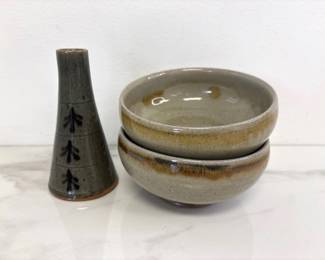 Lot 902  Mark Hewitt Studio Pottery Bowls Vase