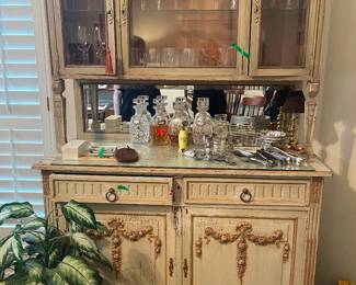 only the CABINET IS FOR SALE - NOT CONTENTS ON THIS ONE