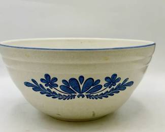 Pfaltzgraff Yorktowne stoneware mixing bowl