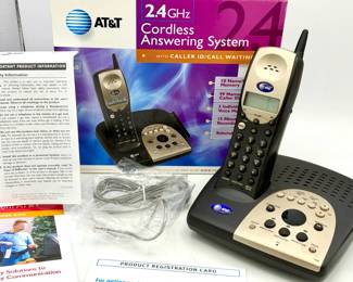AT&T 1460 2.4 GHz Cordless Phone with a Digital Answering System