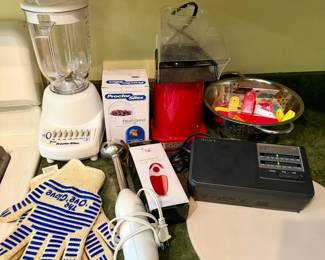 Kitchen Gadgets & More Lot