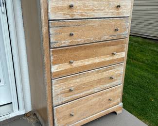 Dresser