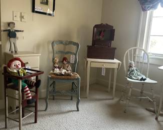 More pictures of bedroom accessories