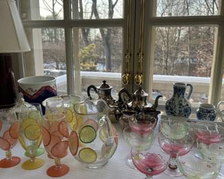 Assorted crystal pieces