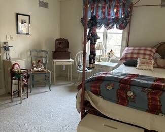 Assorted Bedroom Accessories