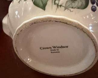 Crown Windsor teapot