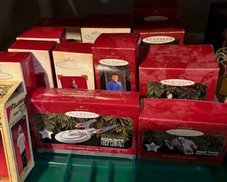 Star Trek Hallmark  mini figures 