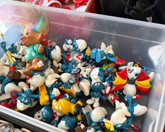 Small plastic  smurfs 