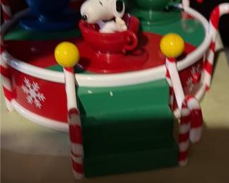 Snoopy carousel 