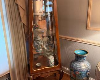 Glass and wood display cabinet 