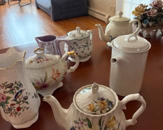 Crown Windsor tea pot 