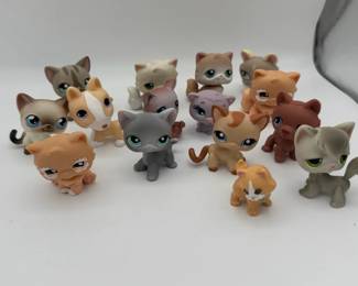 Hasbro Littlest Pet Shop Vinyl Collectibles Of Cats