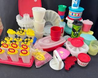 Vintage Tupperware Featuring TupperToys Minnie Mouse party set