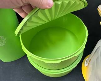 Vintage Servalier Tupperware  Round Cake Taker