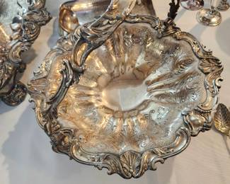 Victorian Cake Platter w Handle