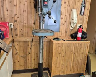 Delta 16.5 Variable Speed Drill Press Model 17-925