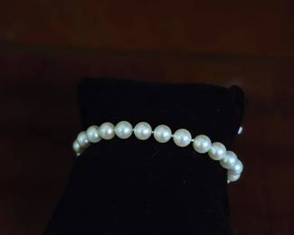 14k Mikimoto Pearl Bracelet